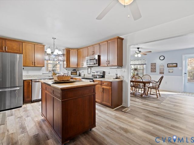 15415 Hopeful Church Rd, Louisa, VA 23024