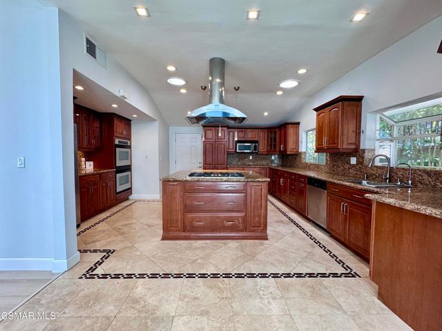 20445 Miranda Street, Woodland Hills, CA 91367