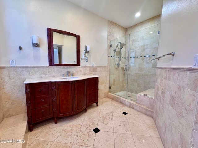 20445 Miranda Street, Woodland Hills, CA 91367