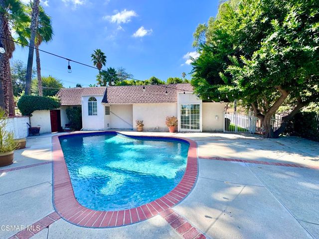 20445 Miranda Street, Woodland Hills, CA 91367