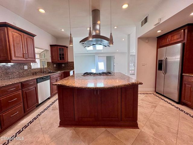 20445 Miranda Street, Woodland Hills, CA 91367