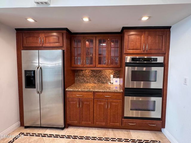 20445 Miranda Street, Woodland Hills, CA 91367