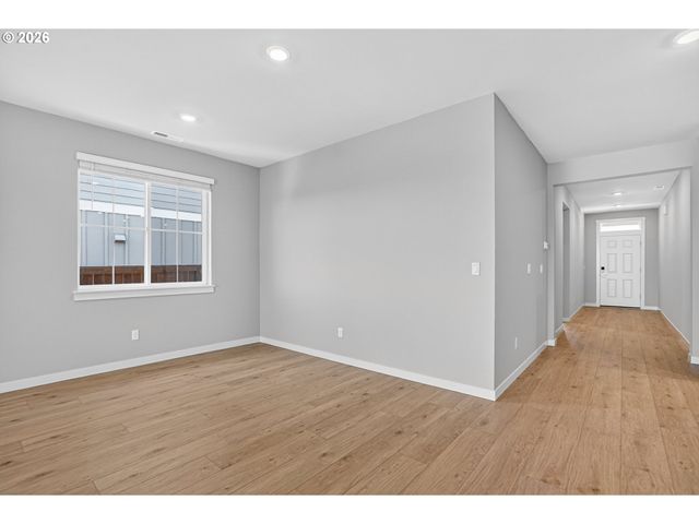 16932 Sw LORIKEET Ln, Beaverton, OR 97007