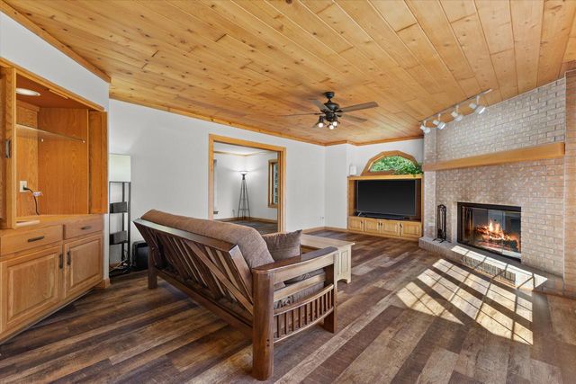 S57W29537 Saylesville ROAD, Waukesha, WI 53189