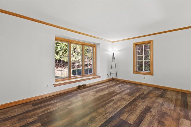 S57W29537 Saylesville ROAD, Waukesha, WI 53189