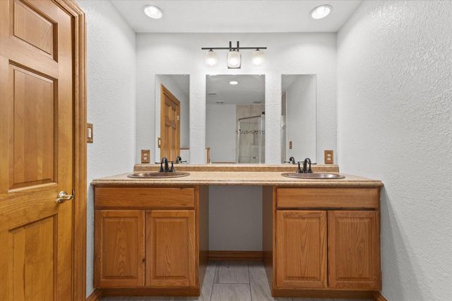 S57W29537 Saylesville ROAD, Waukesha, WI 53189