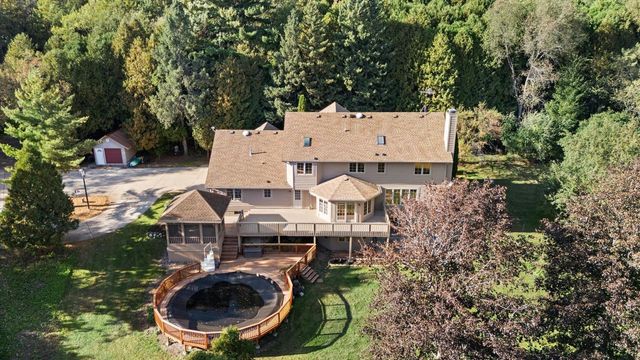 S57W29537 Saylesville ROAD, Waukesha, WI 53189