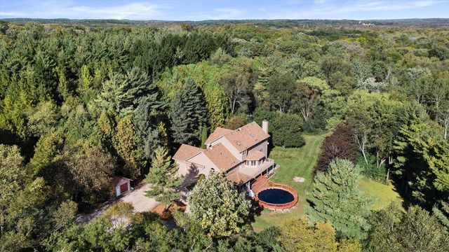S57W29537 Saylesville ROAD, Waukesha, WI 53189