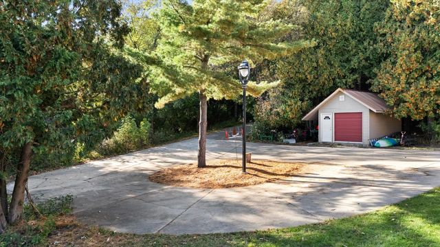 S57W29537 Saylesville ROAD, Waukesha, WI 53189