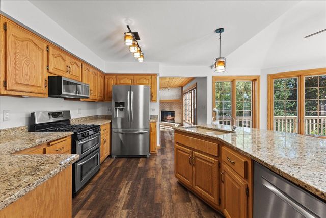 S57W29537 Saylesville ROAD, Waukesha, WI 53189