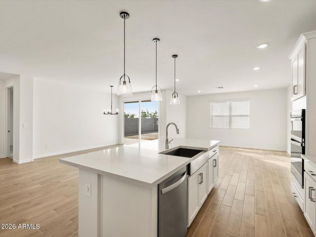 333 W ROCK NEEDLE Trail, Apache Junction, AZ 85120