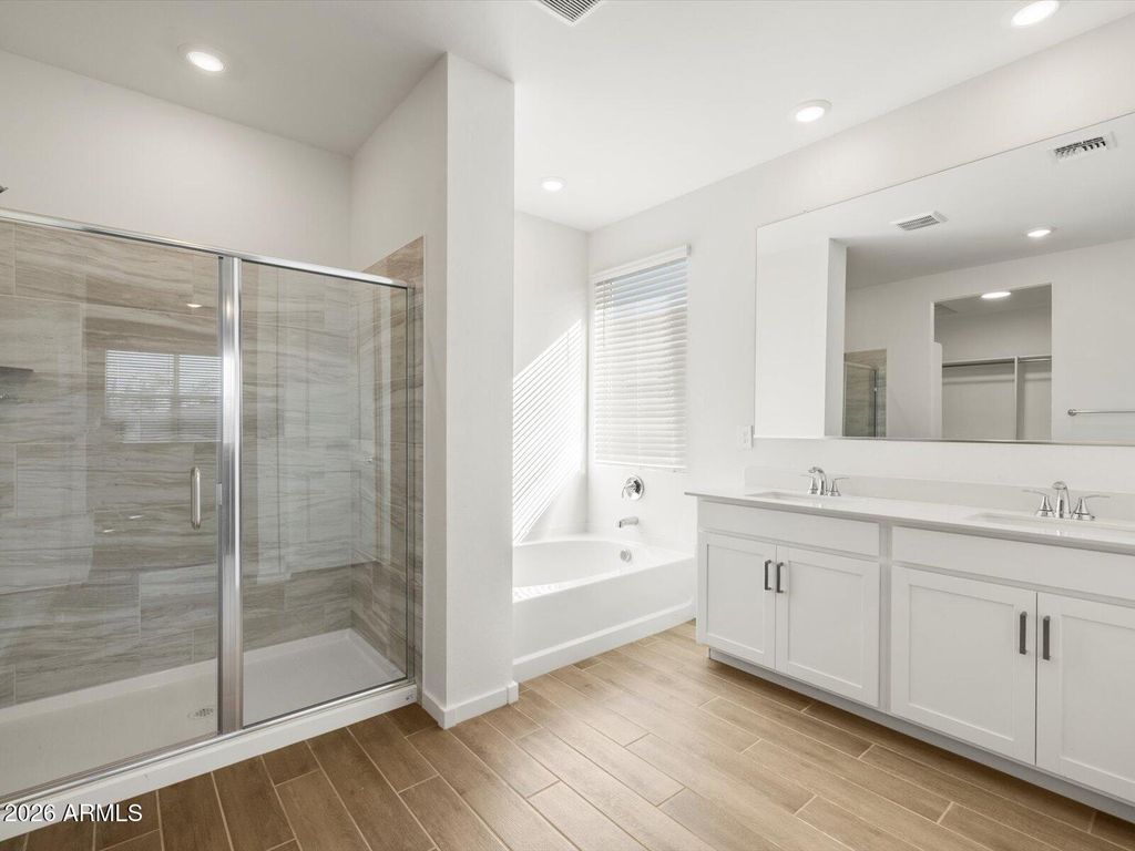 333 W ROCK NEEDLE Trail, Apache Junction, AZ 85120