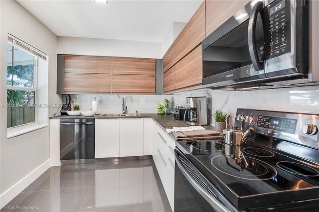 2990 NW 50th st Whole Villa, Miami, FL 33142