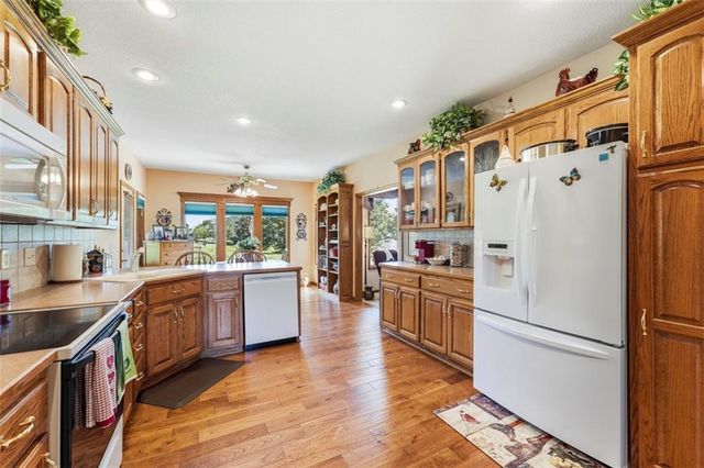 602 Canyon Drive, Pleasant Hill, MO 64080