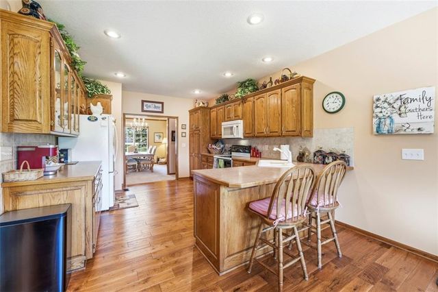 602 Canyon Drive, Pleasant Hill, MO 64080
