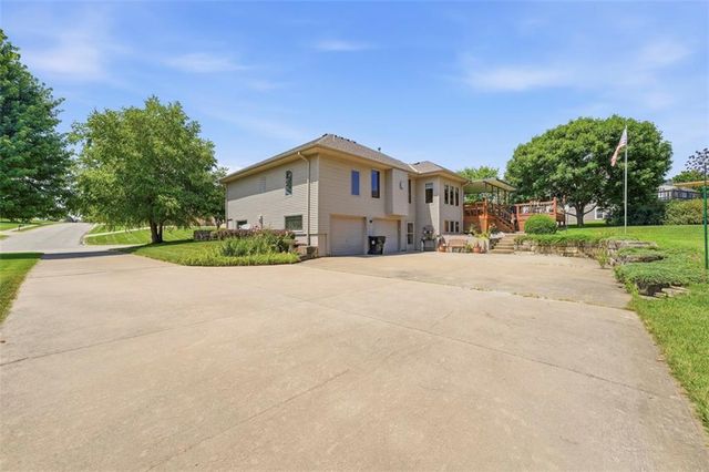 602 Canyon Drive, Pleasant Hill, MO 64080