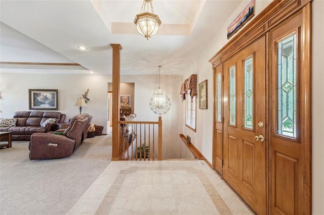 602 Canyon Drive, Pleasant Hill, MO 64080