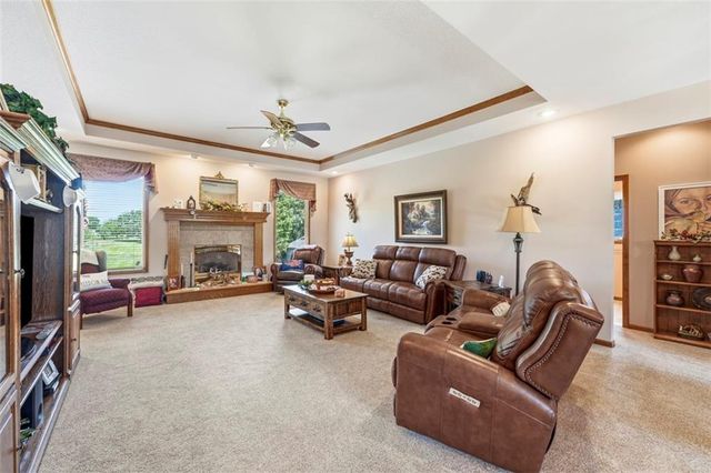 602 Canyon Drive, Pleasant Hill, MO 64080