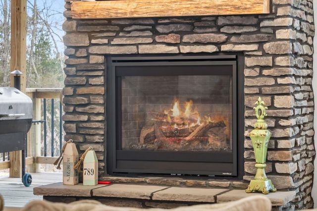 789 Breezy Point Lane, Kimberling City, MO 65686