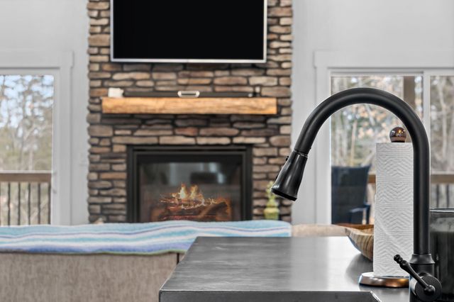 789 Breezy Point Lane, Kimberling City, MO 65686