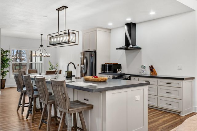 789 Breezy Point Lane, Kimberling City, MO 65686