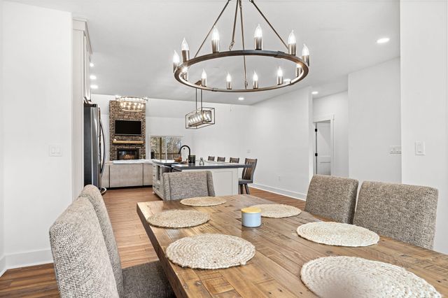 789 Breezy Point Lane, Kimberling City, MO 65686