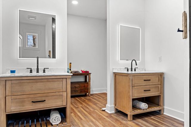 789 Breezy Point Lane, Kimberling City, MO 65686