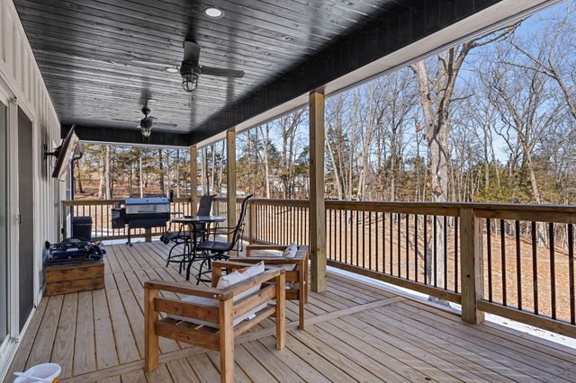 789 Breezy Point Lane, Kimberling City, MO 65686