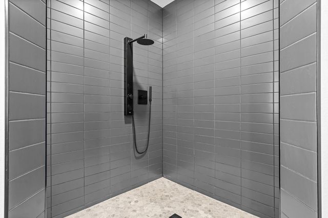 789 Breezy Point Lane, Kimberling City, MO 65686