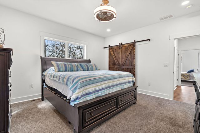 789 Breezy Point Lane, Kimberling City, MO 65686