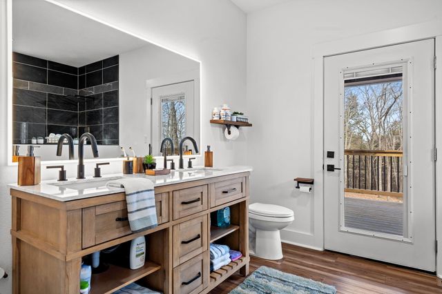 789 Breezy Point Lane, Kimberling City, MO 65686