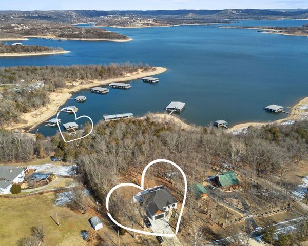789 Breezy Point Lane, Kimberling City, MO 65686