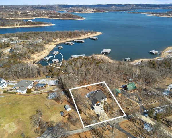 789 Breezy Point Lane, Kimberling City, MO 65686