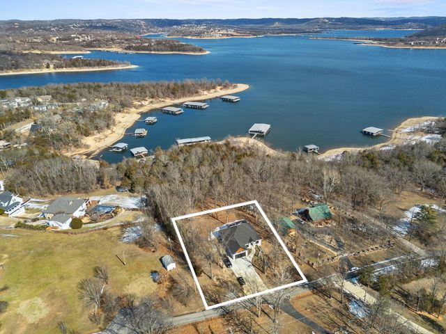 789 Breezy Point Lane, Kimberling City, MO 65686