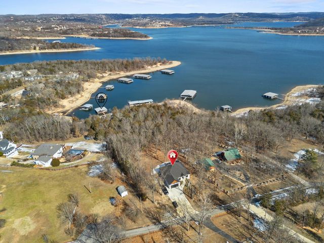 789 Breezy Point Lane, Kimberling City, MO 65686