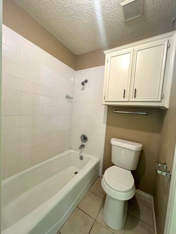 5702 Brownfield Drive, C, Lubbock, TX 79414