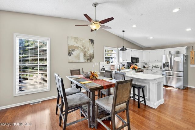 925 W Melrose Avenue, Findlay, OH 45840