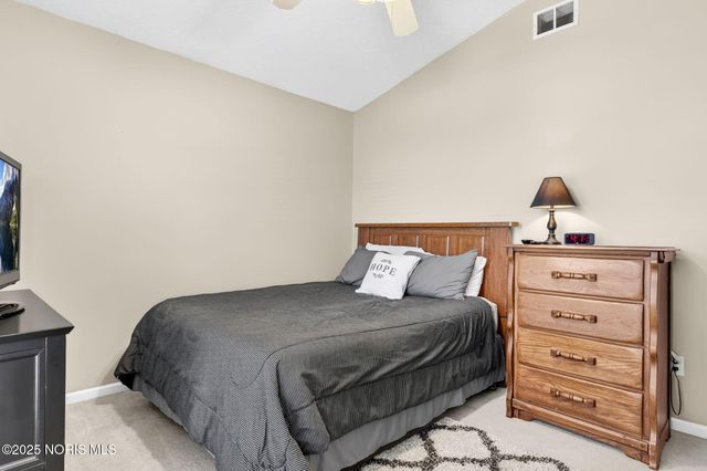 925 W Melrose Avenue, Findlay, OH 45840