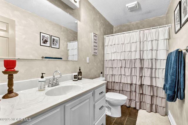 925 W Melrose Avenue, Findlay, OH 45840