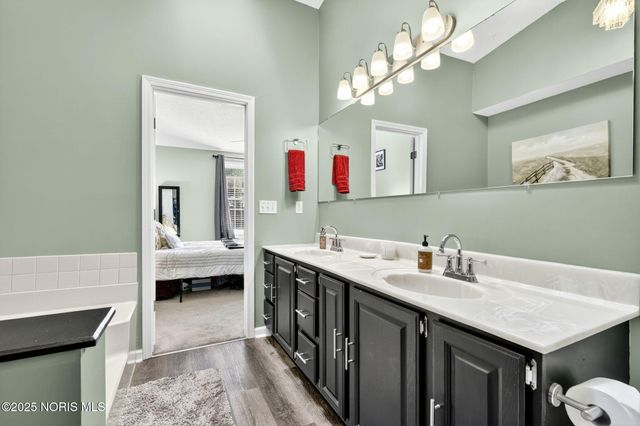 925 W Melrose Avenue, Findlay, OH 45840