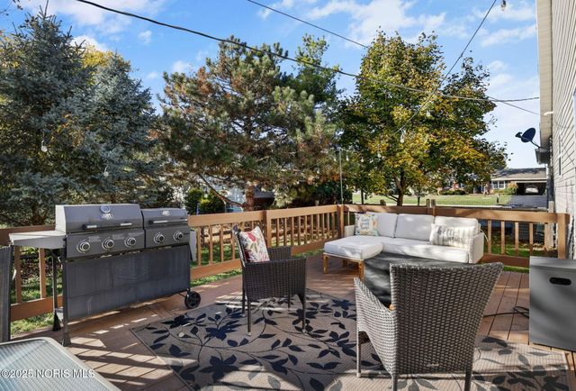 925 W Melrose Avenue, Findlay, OH 45840