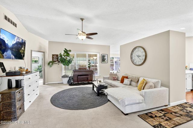 925 W Melrose Avenue, Findlay, OH 45840