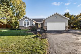 925 W Melrose Avenue, Findlay, OH 45840