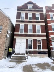 3221 S May Street 2F, Chicago, IL 60608