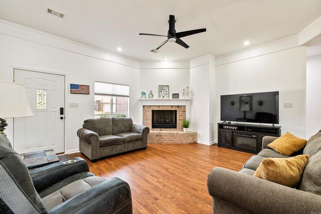 3815 Wildflower Lane, Benton, AR 72015