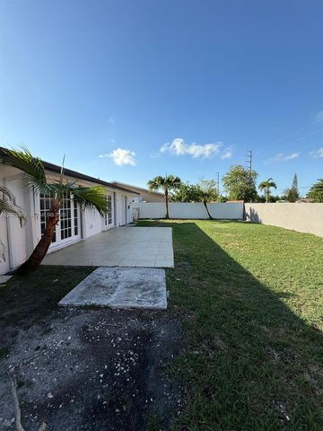 17035 SW 107th Ct, Miami, FL 33157