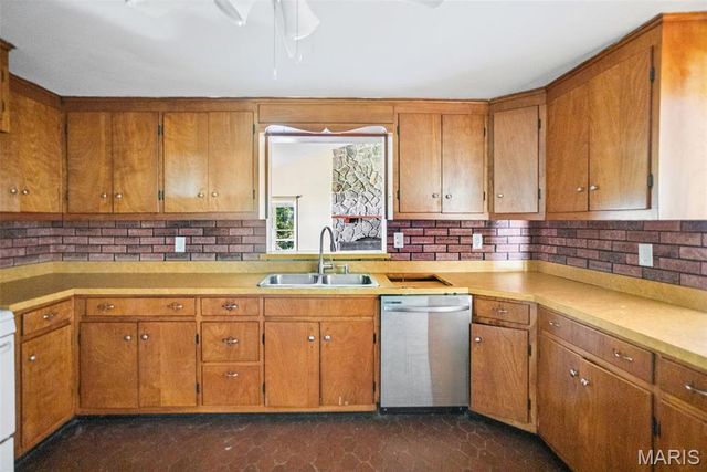 4905 Michael Drive, Godfrey, IL 62035