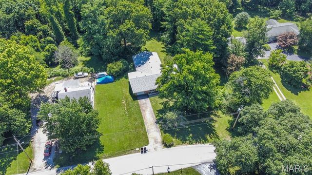 4905 Michael Drive, Godfrey, IL 62035