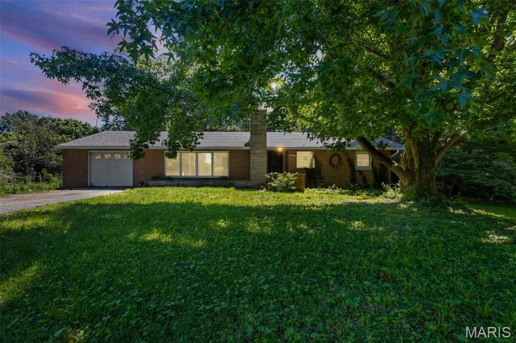 4905 Michael Drive, Godfrey, IL 62035