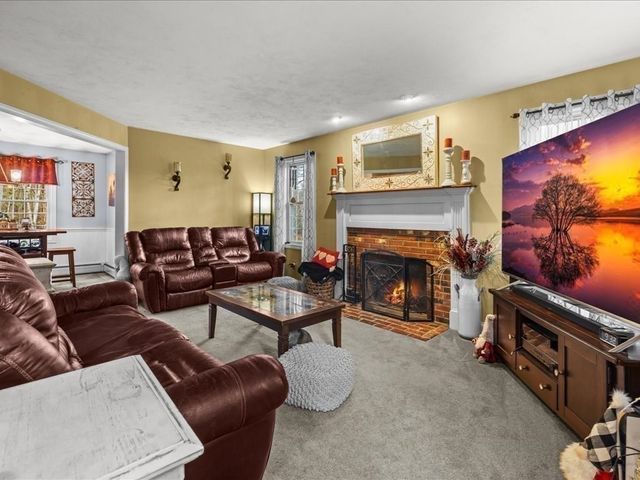 141 Peach St, Barre, MA 01005